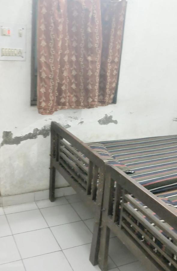 Gandhi Ganaga Guest House Варанаси Экстерьер фото