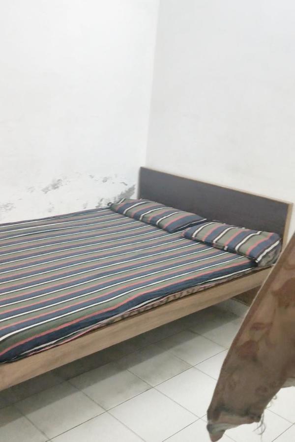 Gandhi Ganaga Guest House Варанаси Экстерьер фото